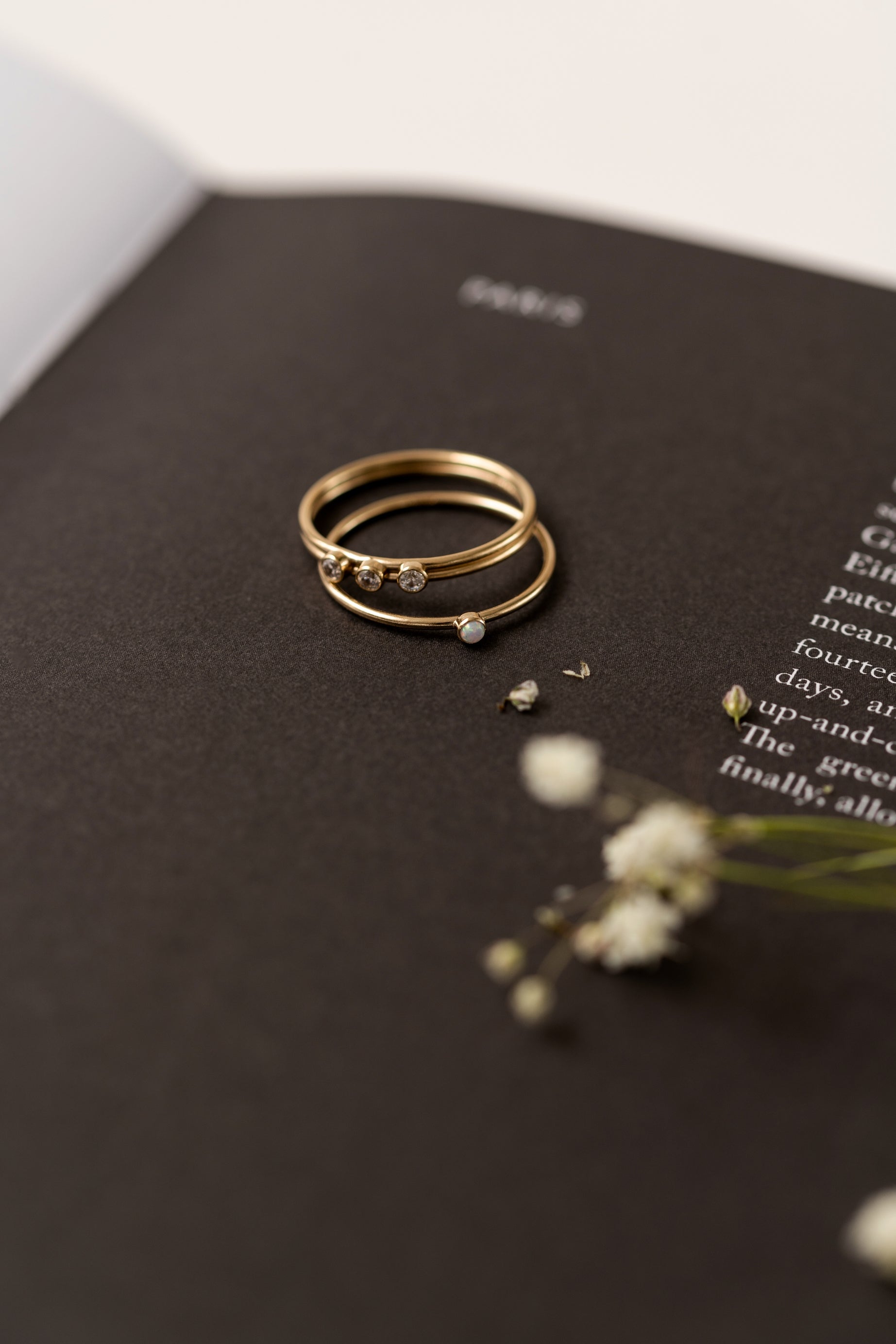 Gold rings for woman opal and zircon