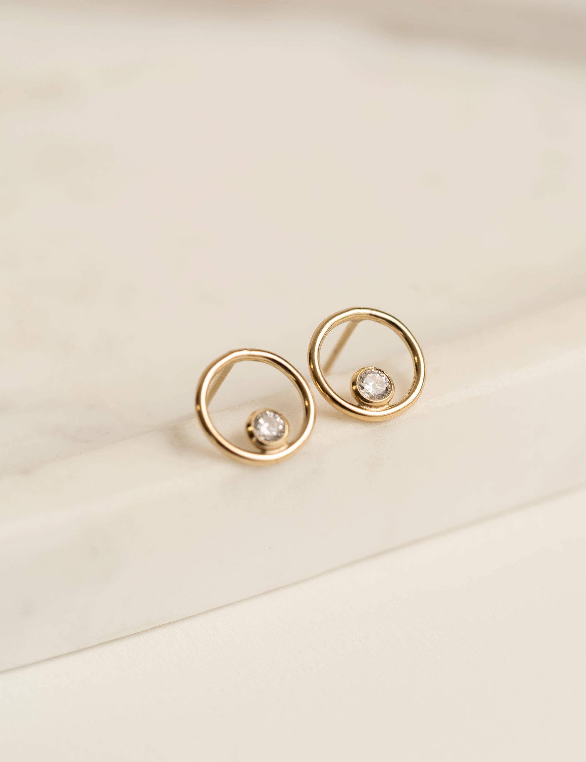 Round gold filled zircon earrings