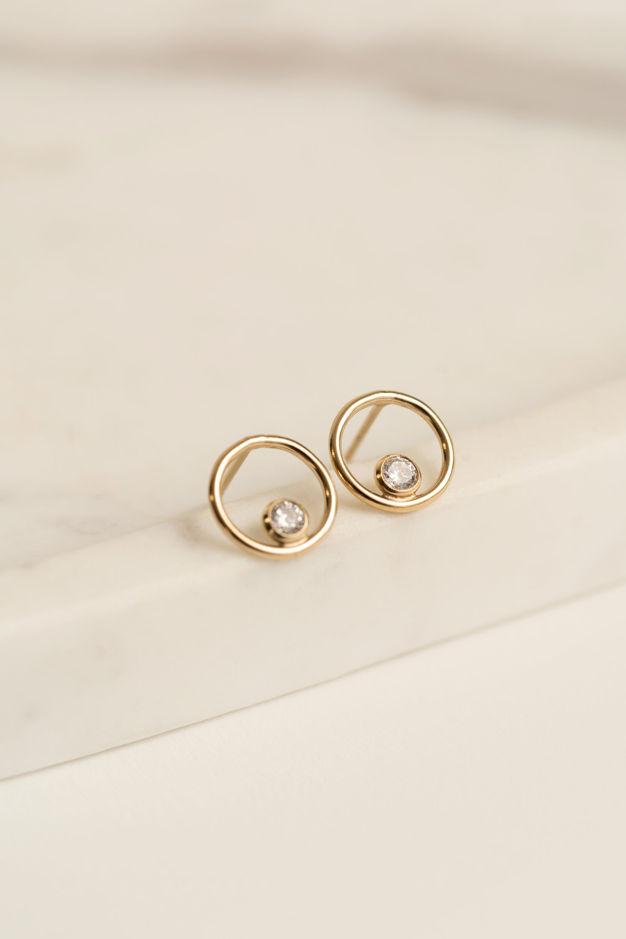 Round gold filled zircon earrings