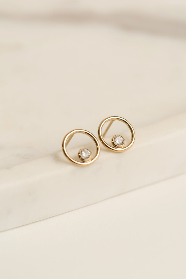 Round gold filled zircon earrings