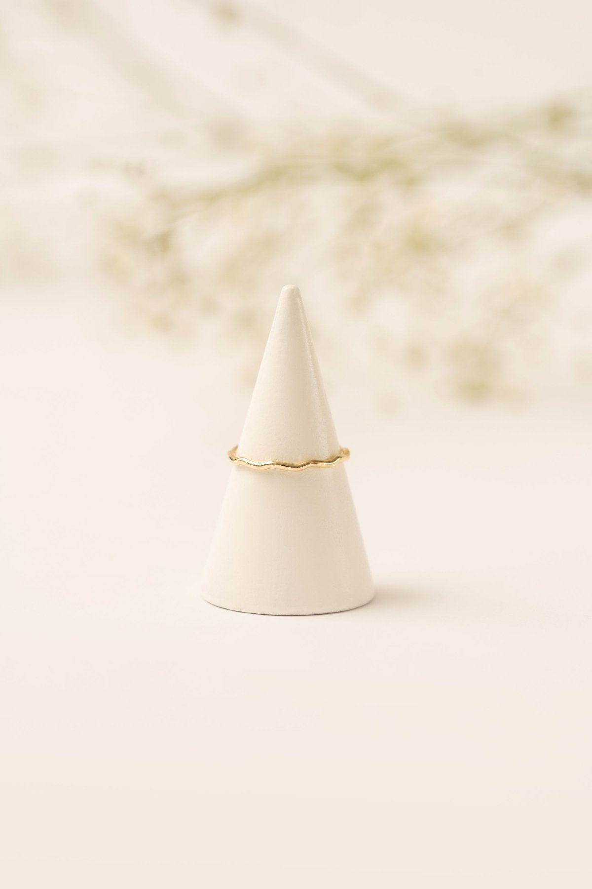 Gold filled wave ring woman